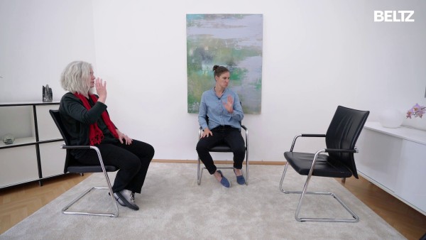 Video: Zwei-Stuhl-Dialog bei selbstunterbrechenden Prozessen in der Emotionsfokussierten Therapie