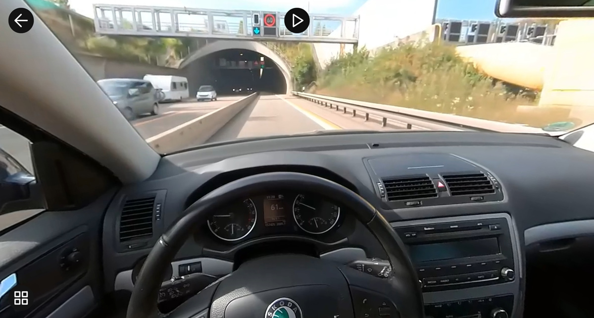 VR Situation: Auto fährt auf Tunnel zu
